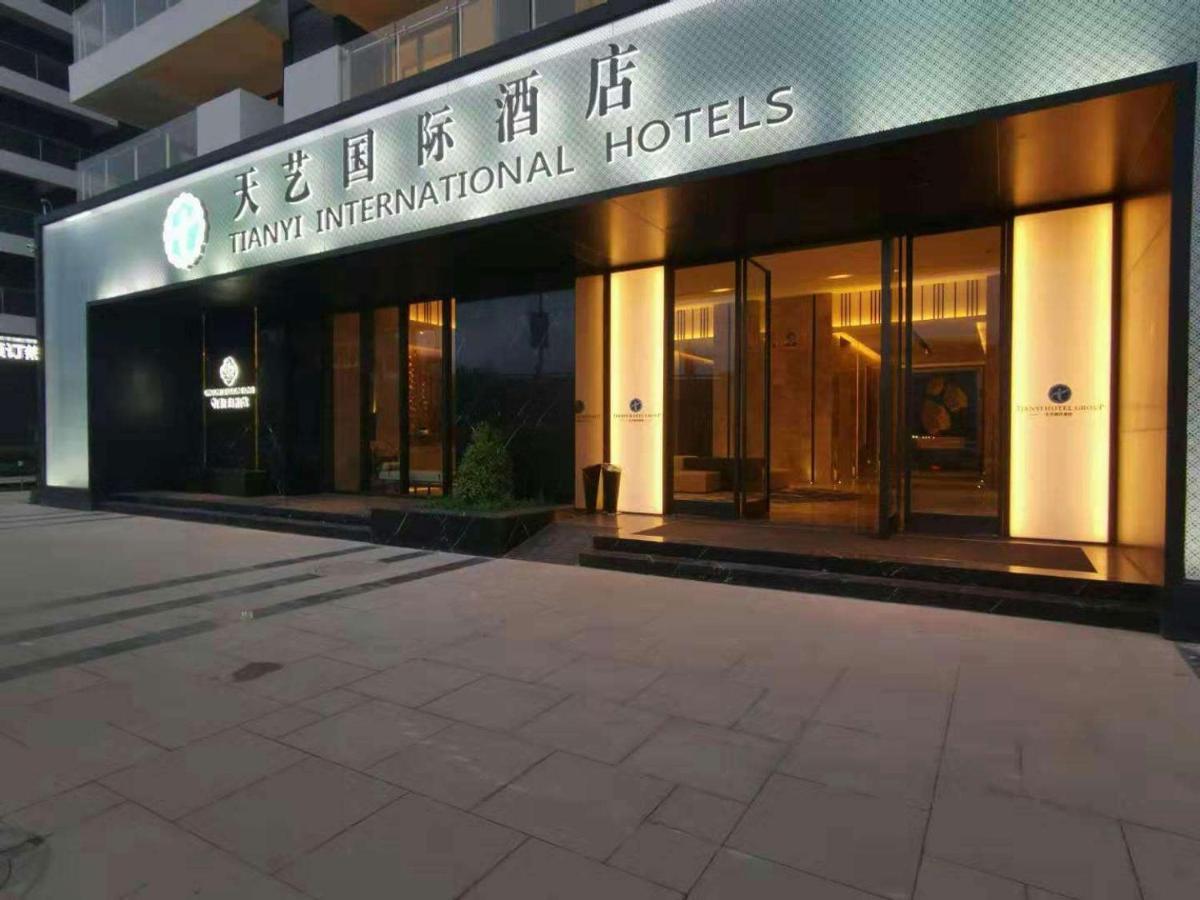Tian Yi International Hotel 天艺国际酒店 Phnom Penh Exterior foto